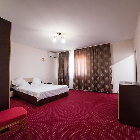 Bed and Breakfast Vatra Romana Racarii de Jos Екстер'єр фото