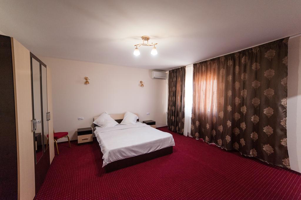 Bed and Breakfast Vatra Romana Racarii de Jos Екстер'єр фото