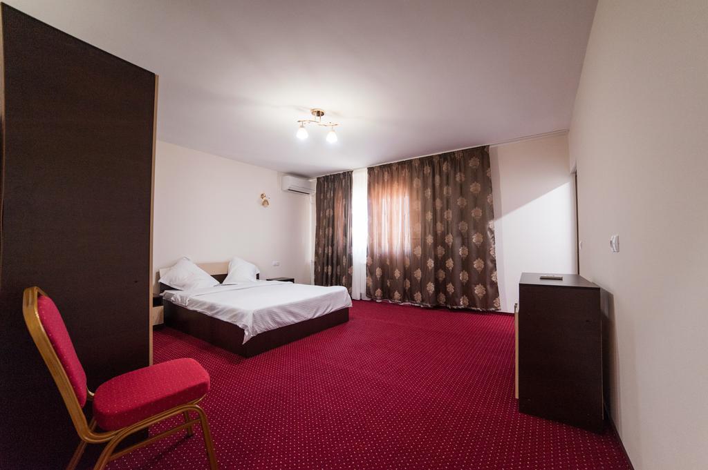 Bed and Breakfast Vatra Romana Racarii de Jos Екстер'єр фото